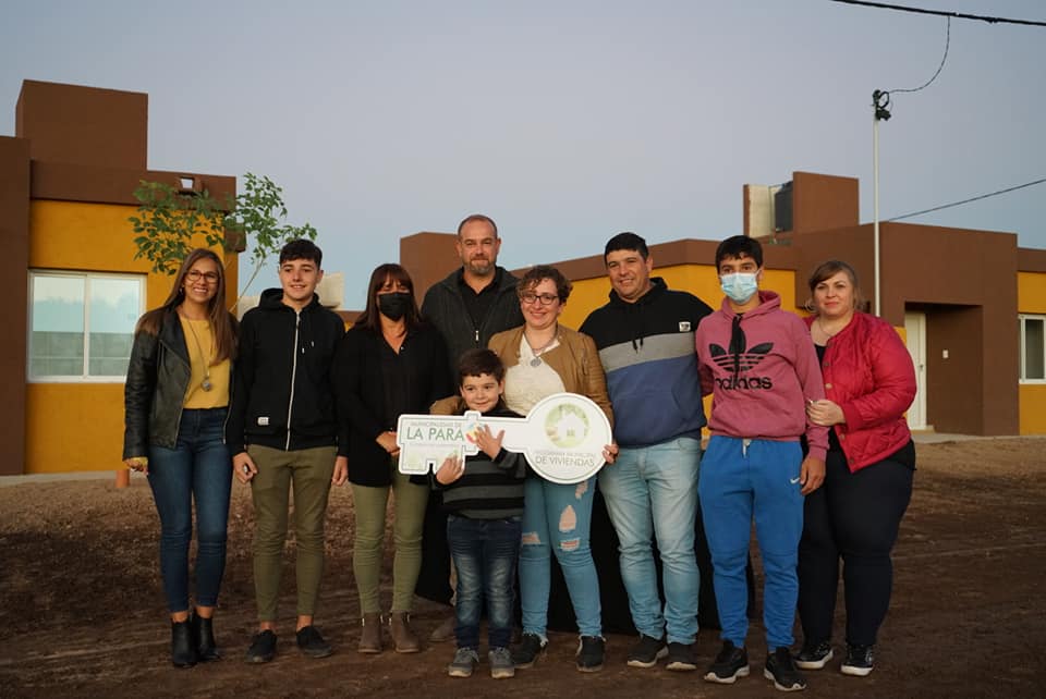 La Para: Municipalidad entregó viviendas, inauguró obras de seguridad y viales