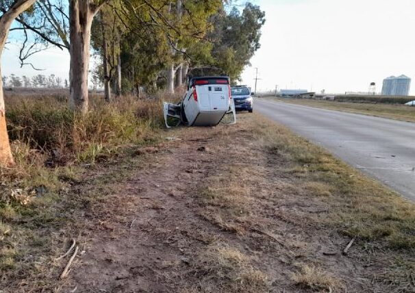 Volcó un utilitario cerca de Porteña