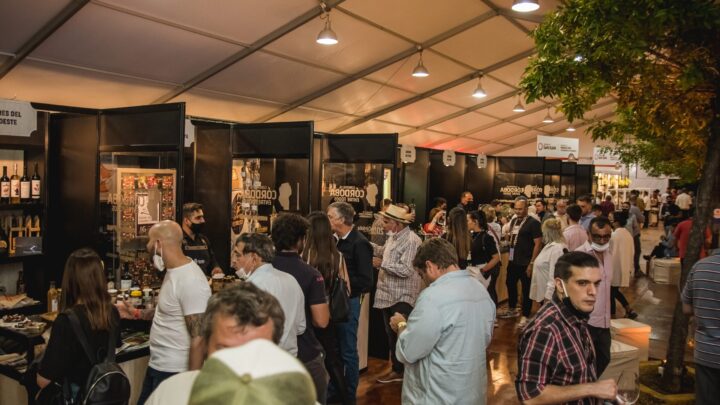 Cocineros de Ansenuza participan de la Expo Delicatessen & Vinos