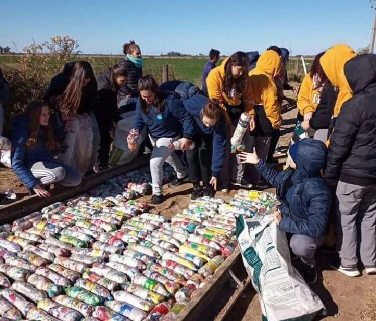 La Tordilla inició su ciclo vía con ladrillos ecológicos