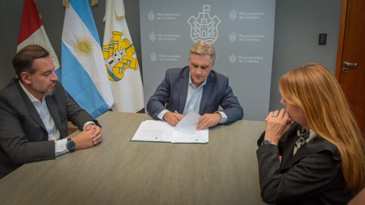 Llaryora impulsa la licencia de conducir digital para la ciudad de Córdoba