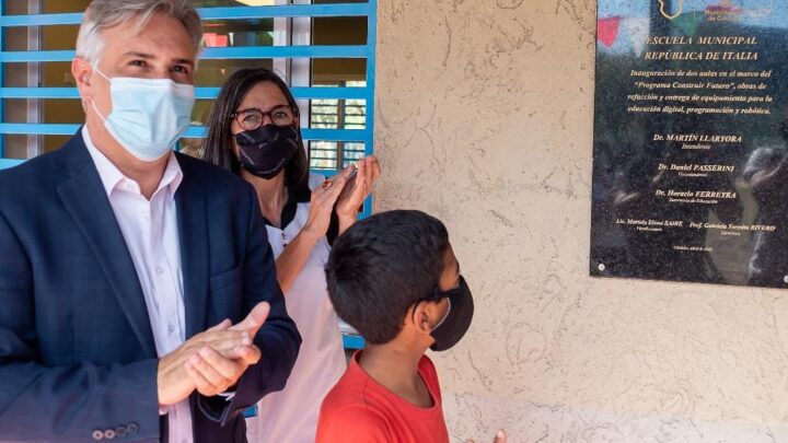 Llaryora avanza con la construcción de 51 aulas en escuelas municipales de la ciudad de córdoba