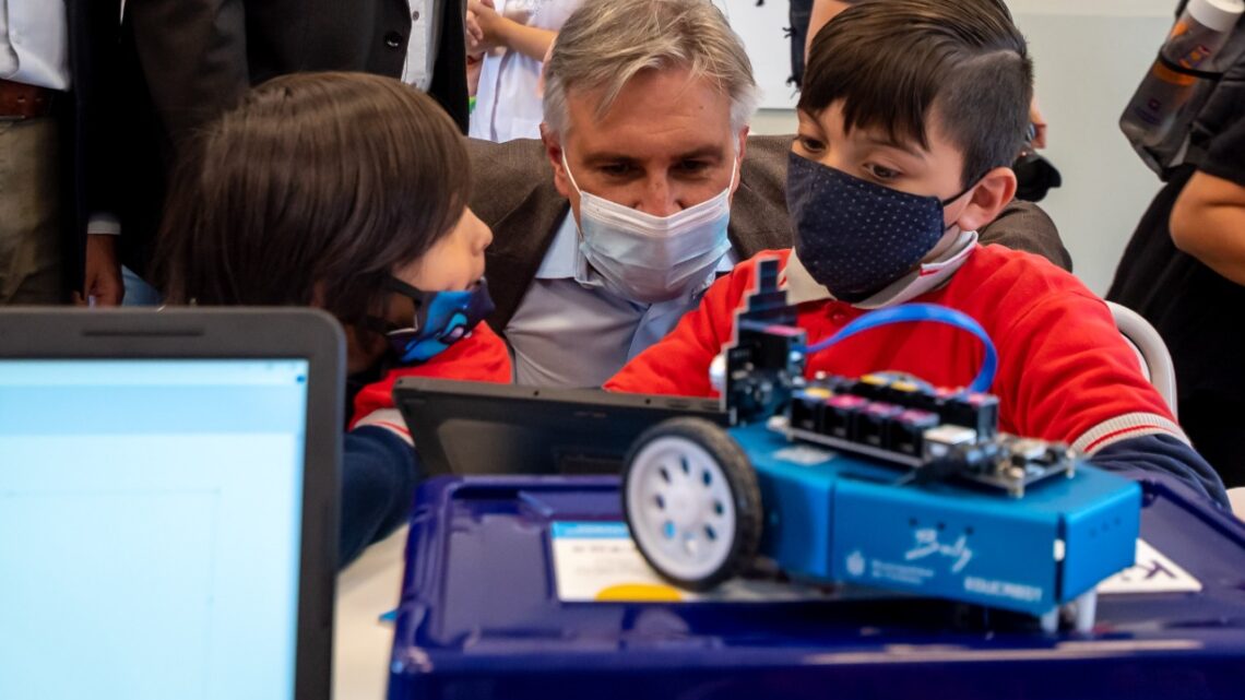 Estudiantes de las escuelas de la Municipalidad de Córdoba accederán a contenidos para el desarrollo de habilidades tecnológicas y digitales