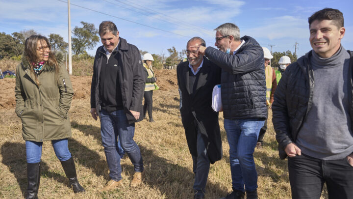 El ministro Fabián López supervisó obras del acueducto y anunció cloacas para Miramar de Ansenuza