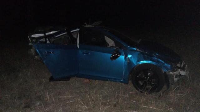 Freyre: Una familia se salvó de milagro tras volcar con su vehículo