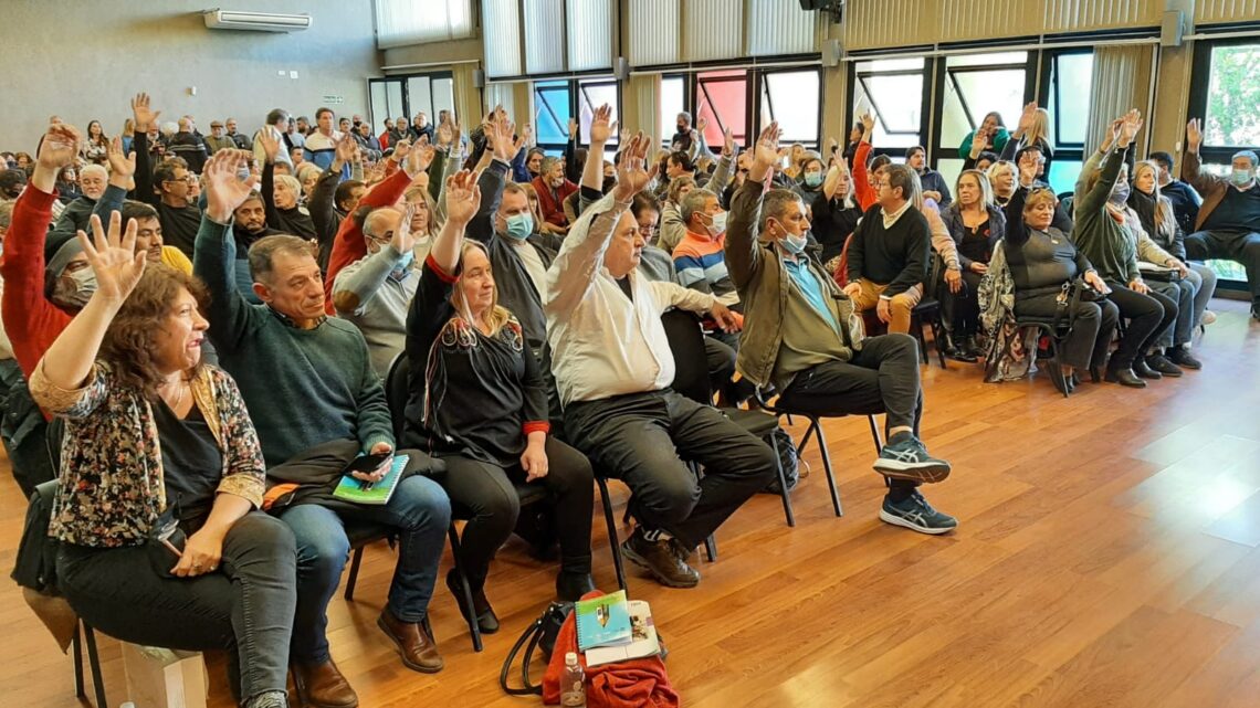 Docentes no aceptaron la propuesta salarial de la Provincia