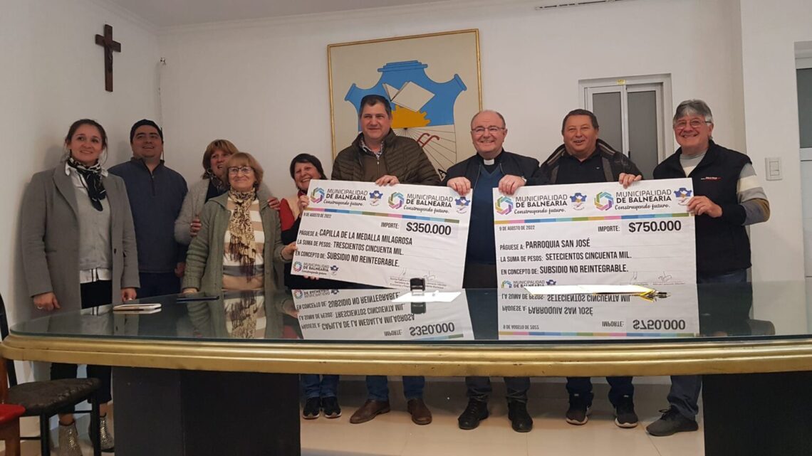 Balnearia: El intendente Méndez entregó fondos a la Parroquia San José y la Capilla