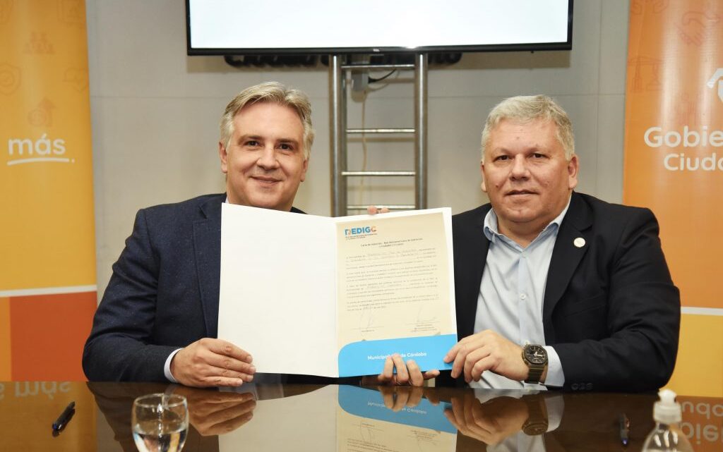 Arroyito: Benedetti y Llaryora firmaron convenios para fomentar la Economía Circular y la Cultura