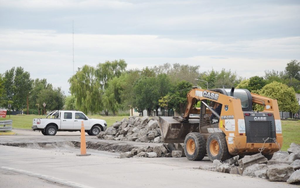 Arroyito: Vialidad Nacional ejecuta obras de bacheo en la ruta 19