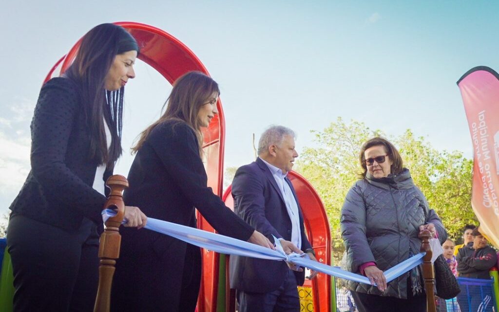 Arroyito: se inauguró la Plaza Blanda, un lugar que invita a jugar