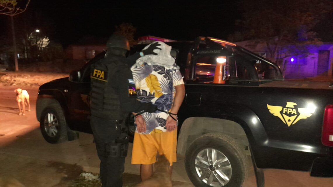 Detienen a padre e hijo por narcomenudeo en Brinkmann