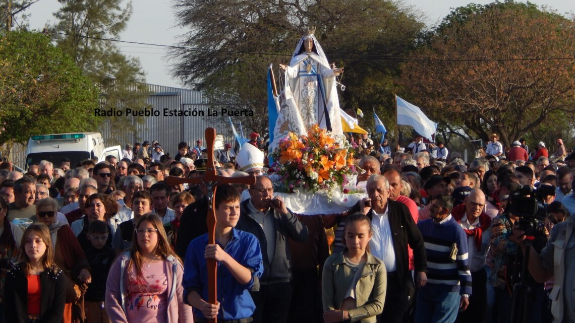 Multitudinaria celebración religiosa en Plaza de Mercedes