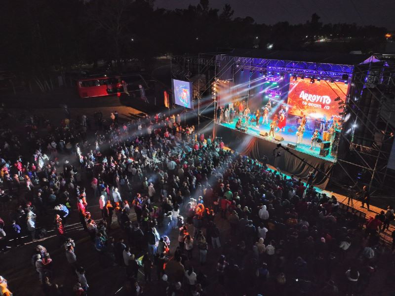 Una multitud recibió a la primavera en el mega evento de Arroyito