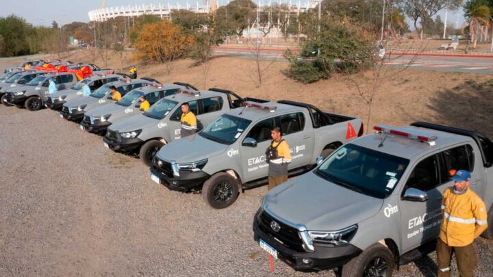 La Provincia destinó a la zona de los incendios 16 nuevas camionetas