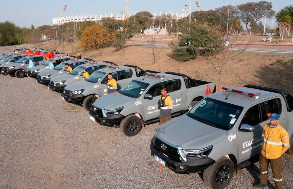 La Provincia destinó a la zona de los incendios 16 nuevas camionetas
