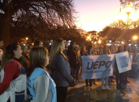 Salarios: llamativamente la UEPC y docentes autoconvocados marcharon por separado en Morteros