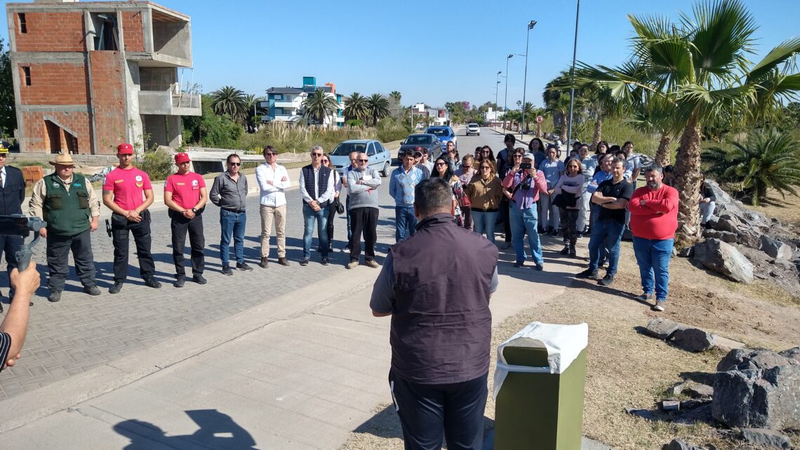 Miramar: a 30 años del inicio de las demoliciones controladas se descubrió una placa conmemorativa