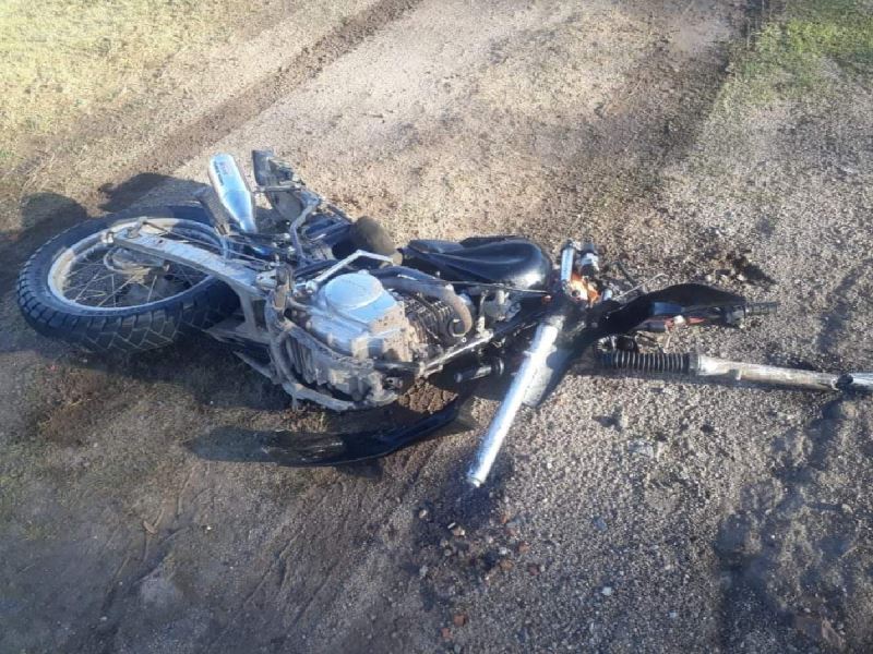 Fatal accidente en zona de acceso a Colonia Vignaud, murió un motociclista y otro está grave