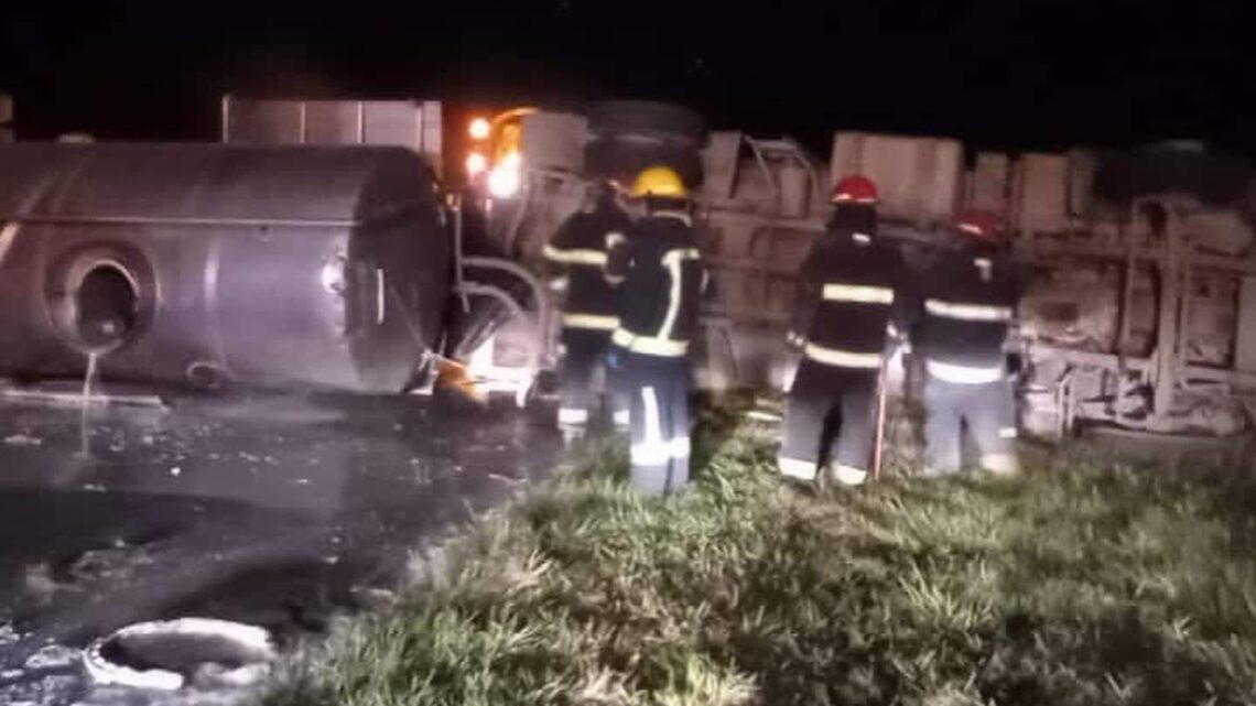Balnearia: tumbó un camión que transportaba leche