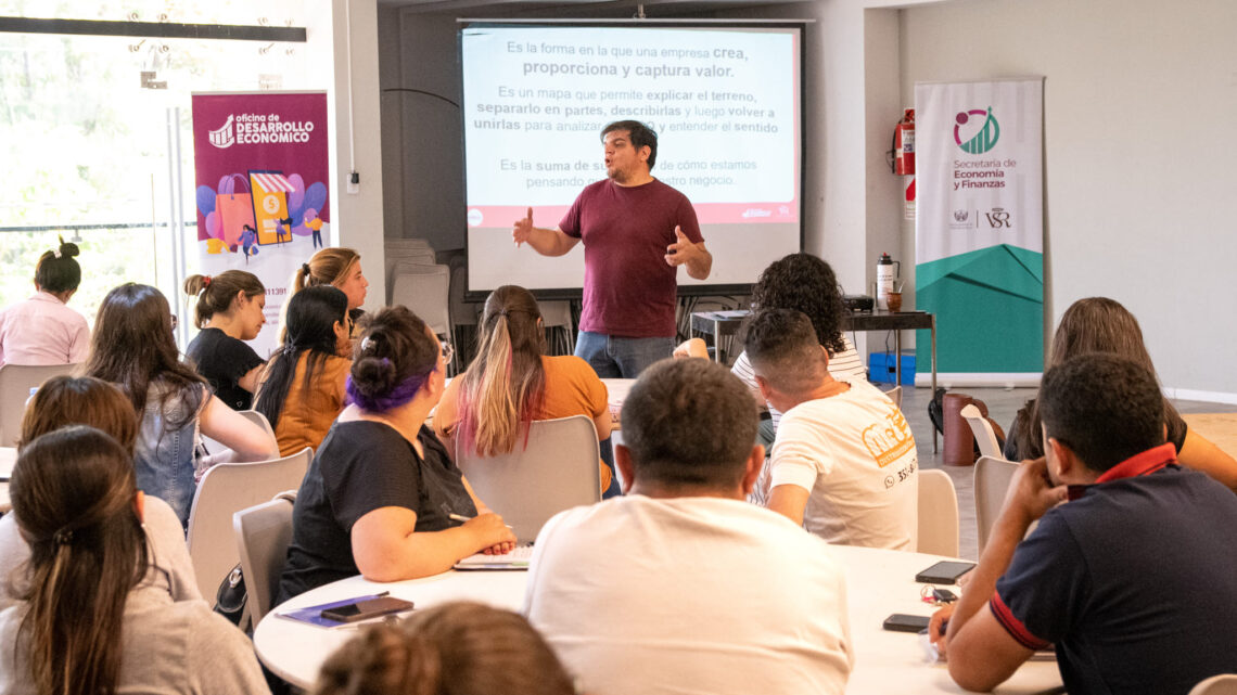 En Villa Santa Rosa comenzó el curso de la Incubadora de Empresas