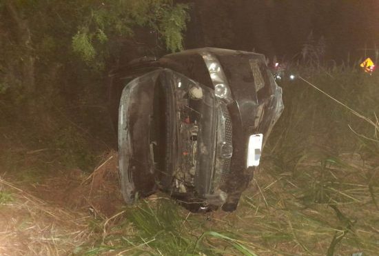 Tres heridos al tumbar con un auto cerca de Morteros