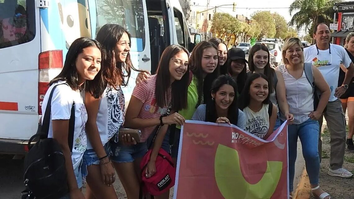 Río Primero: entrega de  premio del Día del Estudiante y diplomas en el Nodo Educativo.