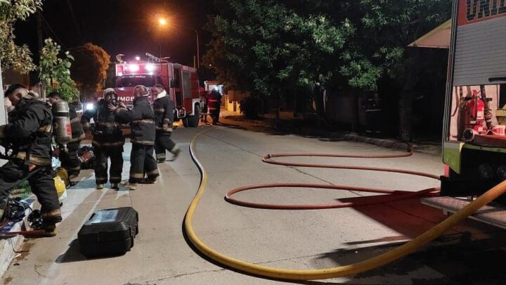Arroyito: se incendió una vivienda con importantes daños estructurales