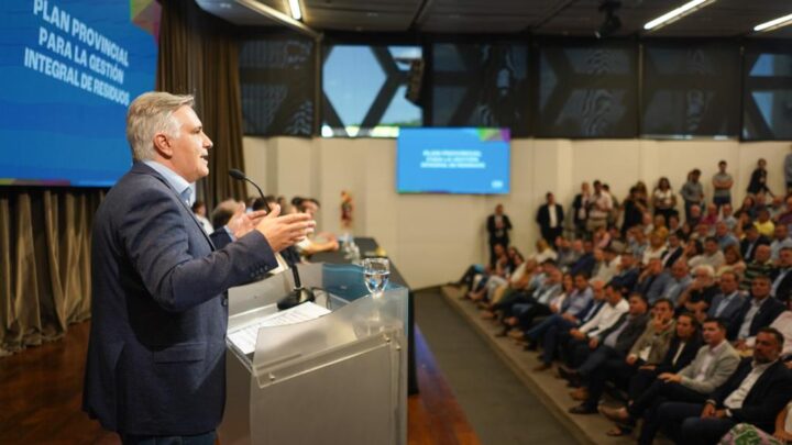 Llaryora acompañó a Schiaretti en el lanzamiento del plan provincial para la Gestión Integral de Residuos