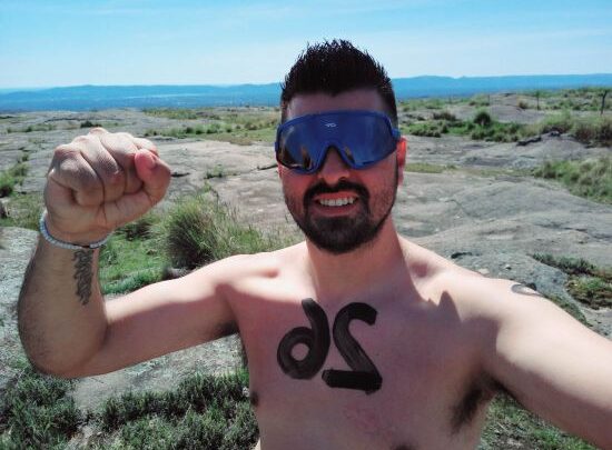 Un morterense participó de la Maratón Nudista en Tanti