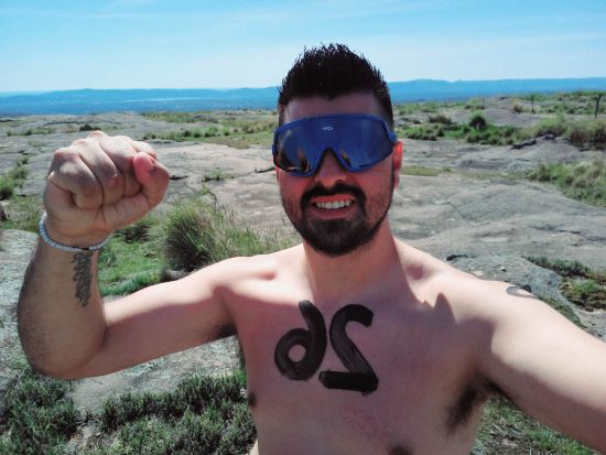 Un morterense participó de la Maratón Nudista en Tanti