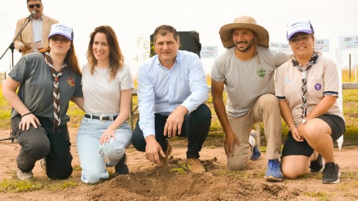 Balnearia: la Municipalidad junto al Grupo Scout plantaron más de 3000 algarrobos dentro del proyecto denominado Vida por Vida