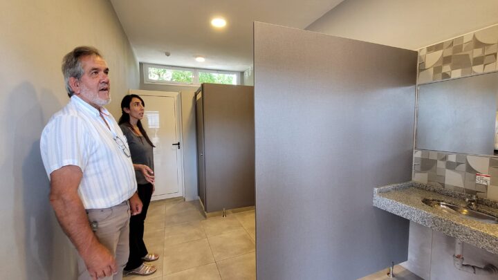 Villa Santa Rosa: habilitaron los nuevos baños de la Terminal de Ómnibus