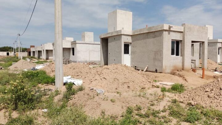 La Para: Se construyen 37 viviendas de tres planes coordinados por la Municipalidad