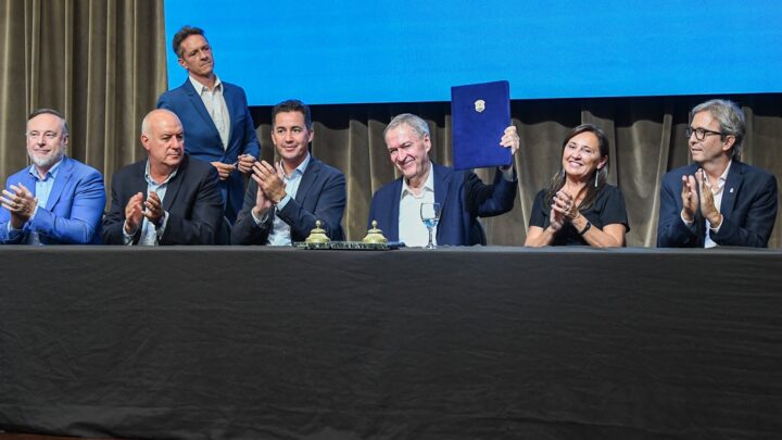 Schiaretti envió a la Legislatura el proyecto para crear la Agencia de Competitividad Córdoba