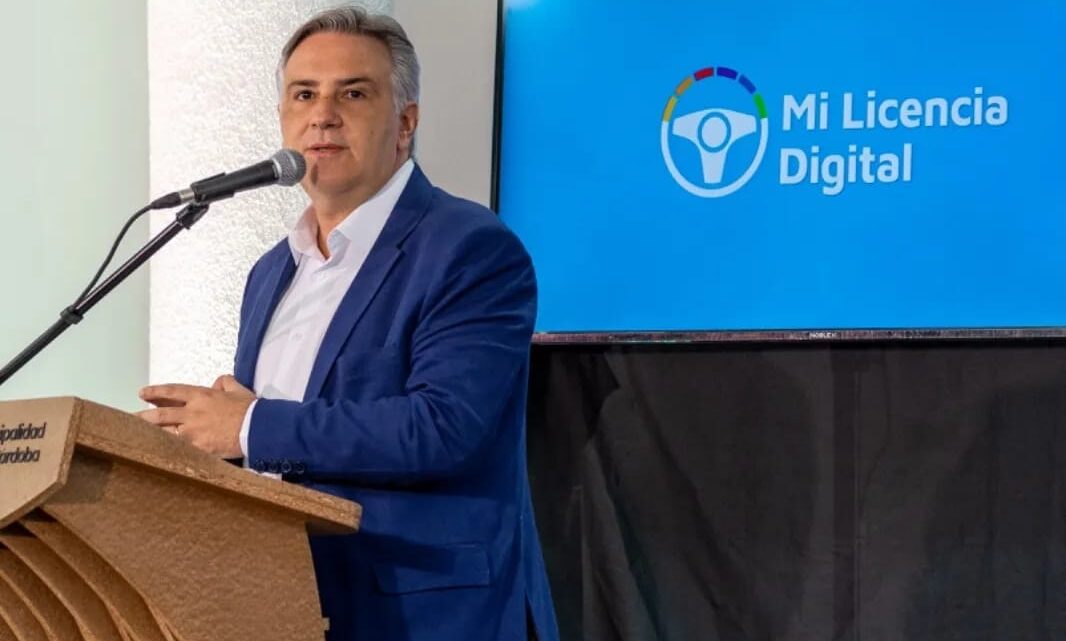 Llaryora presentó la nueva plataforma para gestionar de manera digital la licencia de conducir