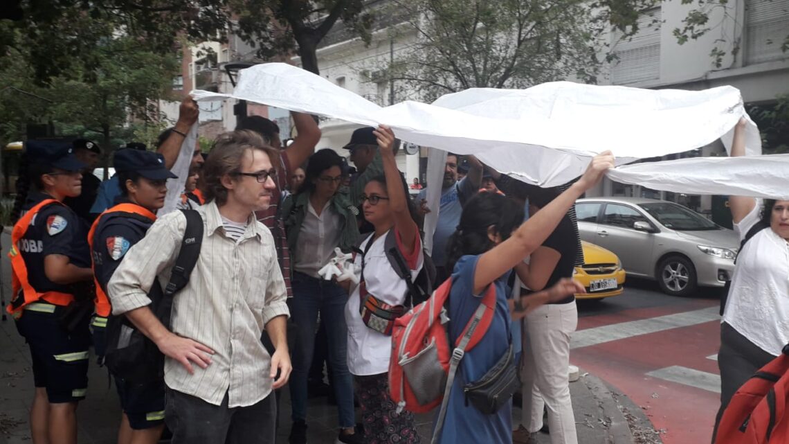 Docentes autoconvocados vuelven a marchar en Córdoba