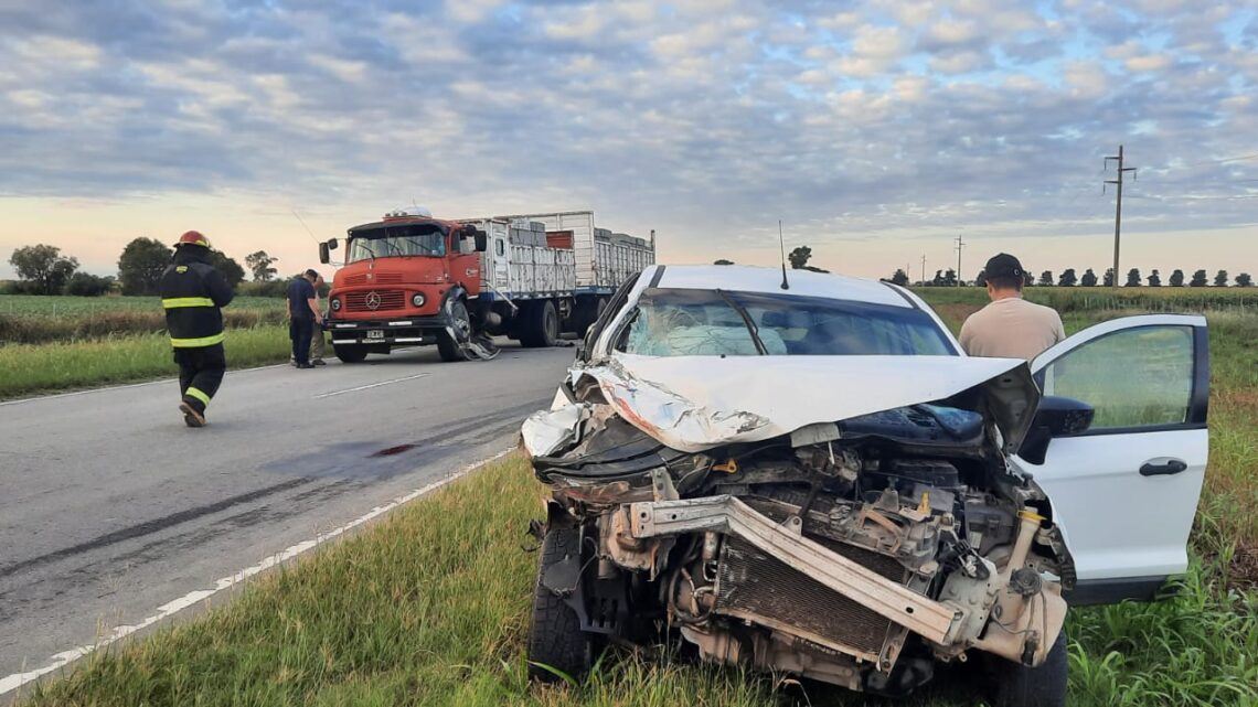 Balnearia: choque en la ruta provincial 17 con daños materiales
