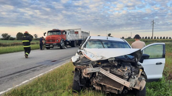 Balnearia: choque en la ruta provincial 17 con daños materiales