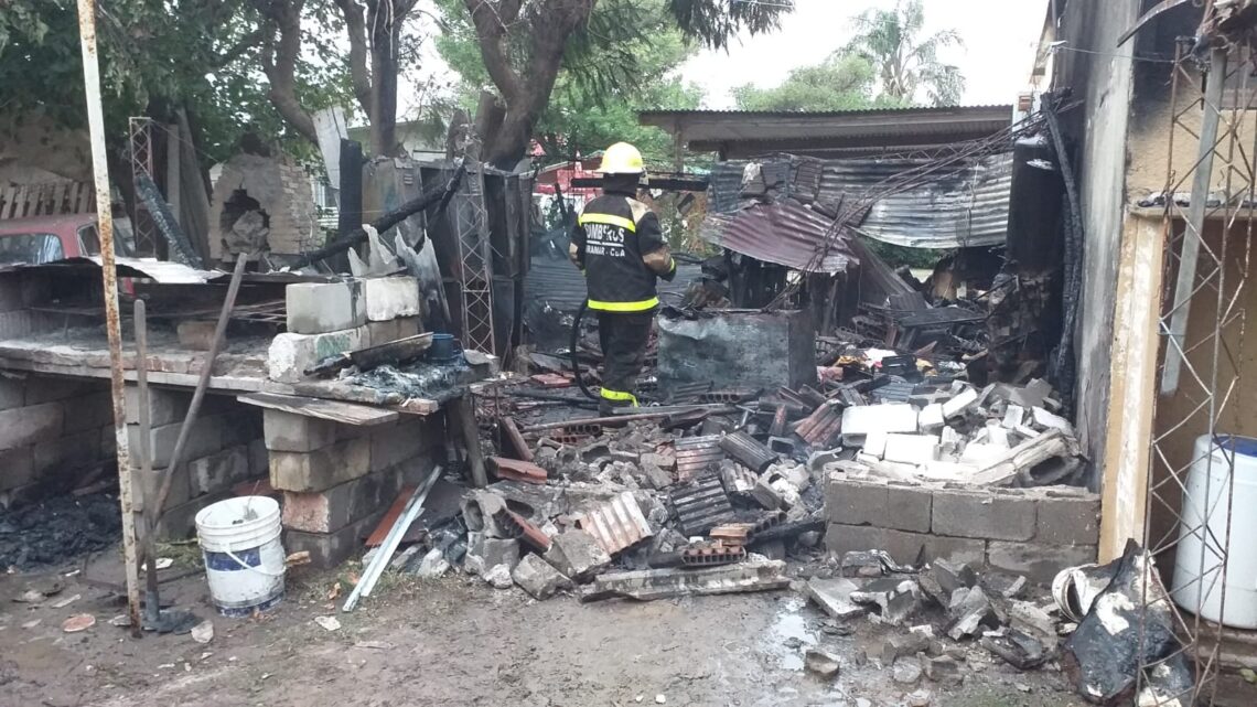 Se quemó parte de una vivienda en Miramar de Ansenuza