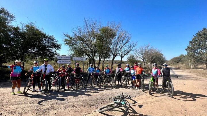 Villa Santa Rosa: la Escuela Municipal de Ciclismo de travesía por el norte de Córdoba