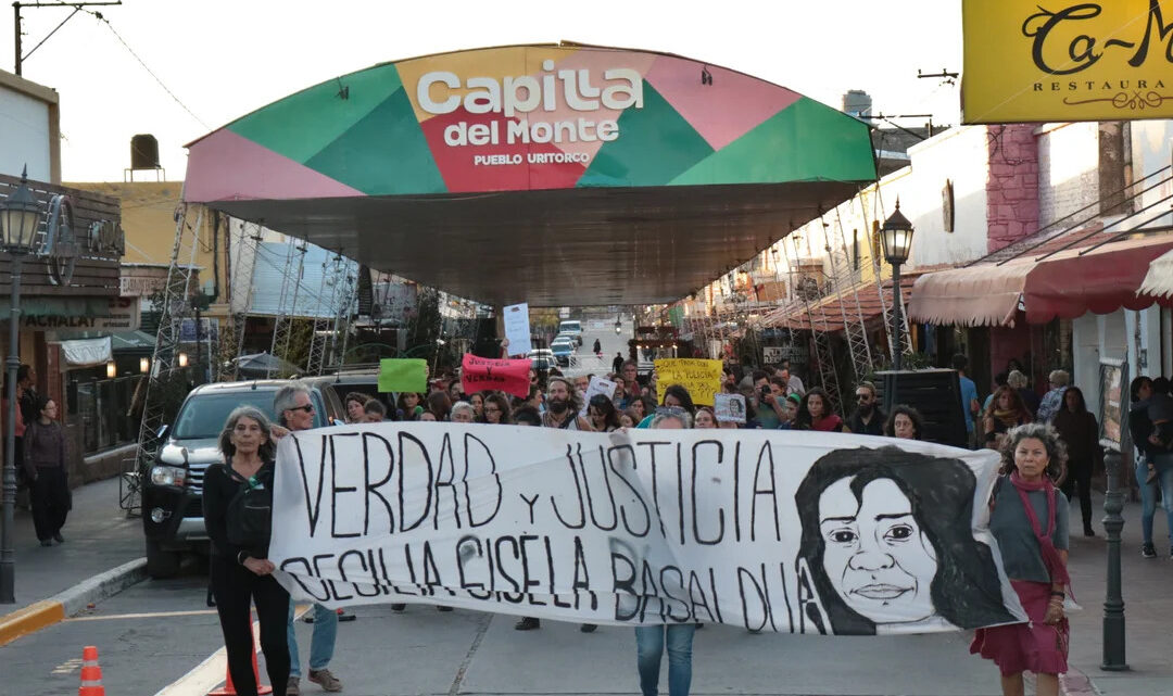 Ofrecen recompensa para esclarecer el homicidio de Cecilia Basaldúa