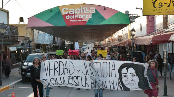 Ofrecen recompensa para esclarecer el homicidio de Cecilia Basaldúa