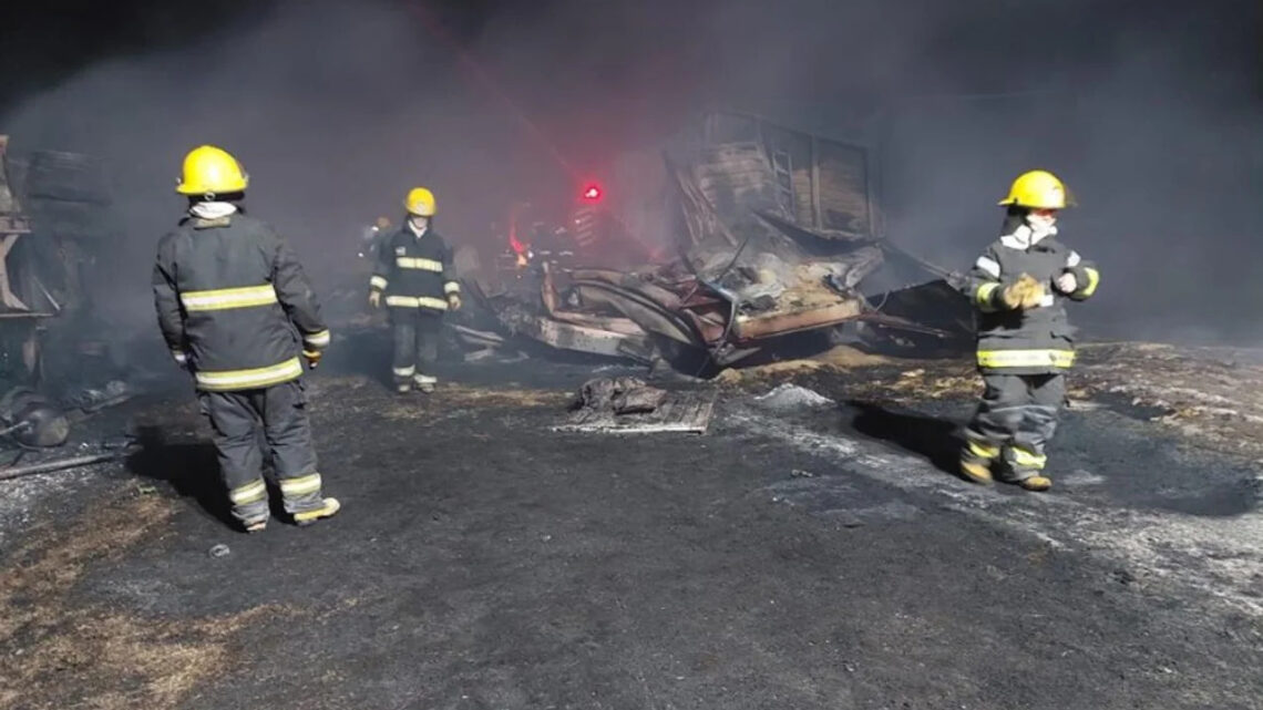 Murió un conductor en un triple accidente de camiones