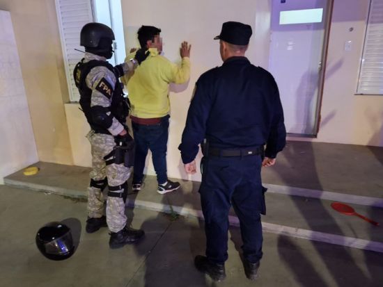 Balnearia: FPA detuvo a un sujeto por agredir a otro con un machete Balnearia: FPA detuvo a un sujeto por agredir a otro con un machete