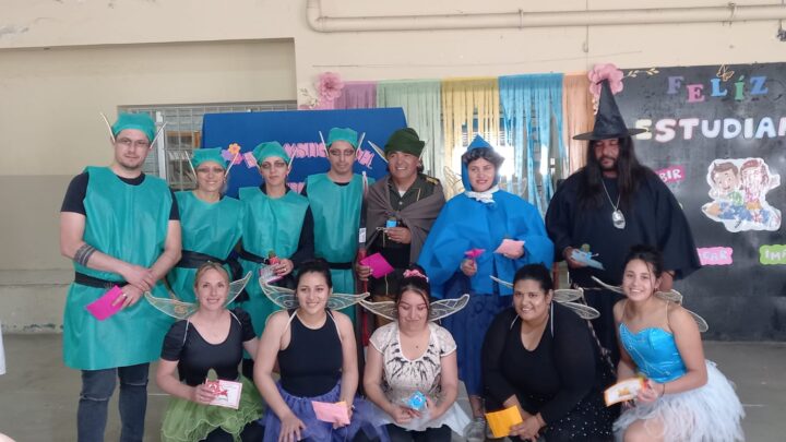 ALTOS DE CHIPIÓN: PADRES SORPRENDIERON EN LA ESCUELA CON UNA OBRA DE TEATRO