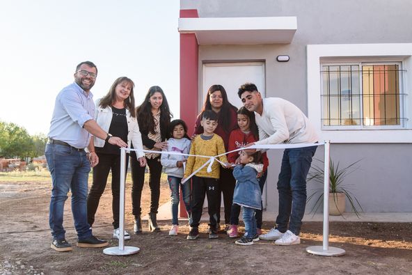 Marull: más familias reciben su nueva vivienda Marull: más familias reciben su nueva vivienda
