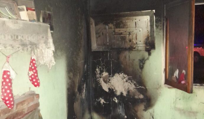 Se incendió una vivienda por el cortocircuito en un árbol de navidad