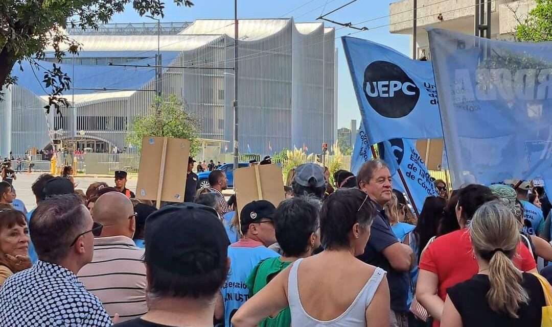 En Córdoba podrían no empezar las clases en la fecha prevista En Córdoba podrían no empezar las clases en la fecha prevista