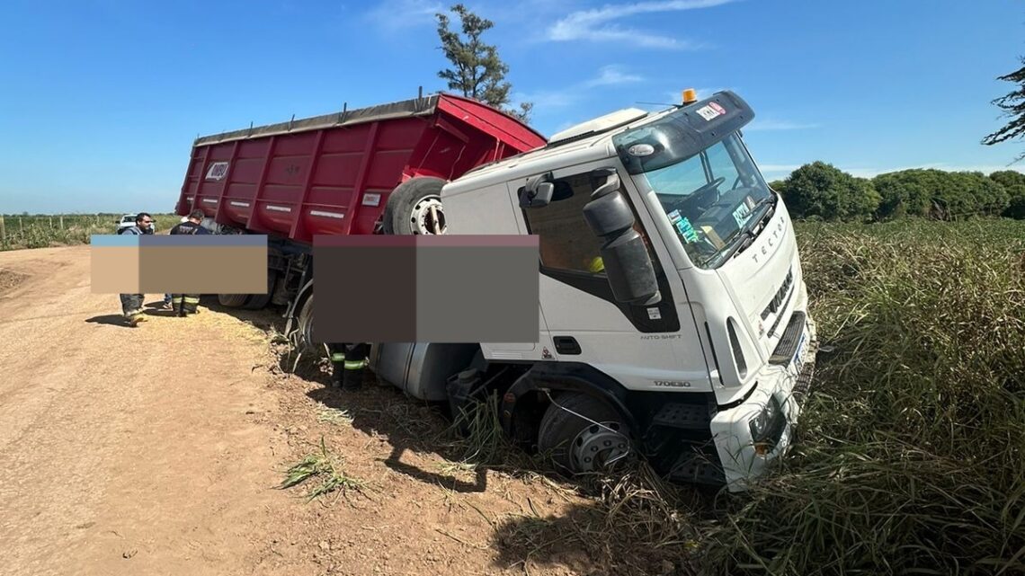 Freyre: chocaron una camioneta y un camión en la zona rural