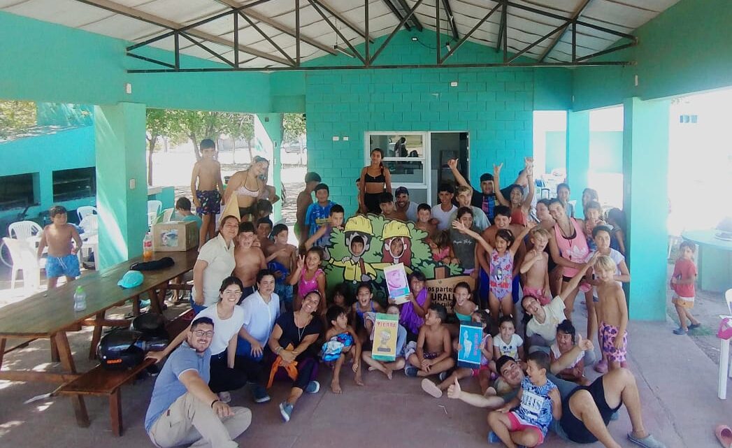 Verano en Villa Fontana: Parques Nacionales visitó a los chicos del natatorio Verano en Villa Fontana: Parques Nacionales visitó a los chicos del natatorio